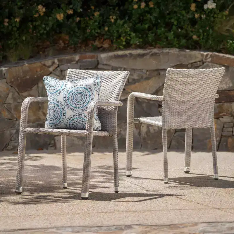 Dover, set da 2 sedie impilabili con braccioli in vimini - Grigio Chateau - Christopher Knight Home: Struttura in alluminio resistente alle intemperie
