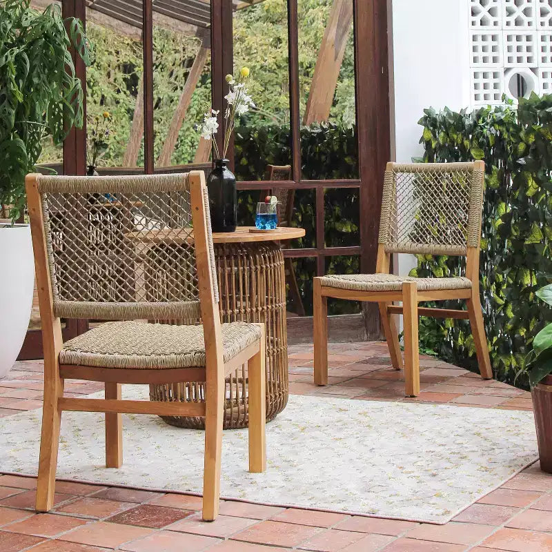 Sedie da pranzo per esterni Sonoma Lane Eola 2pz in teak, vimini Honey Twist - Resistenti agli agenti atmosferici, senza braccioli