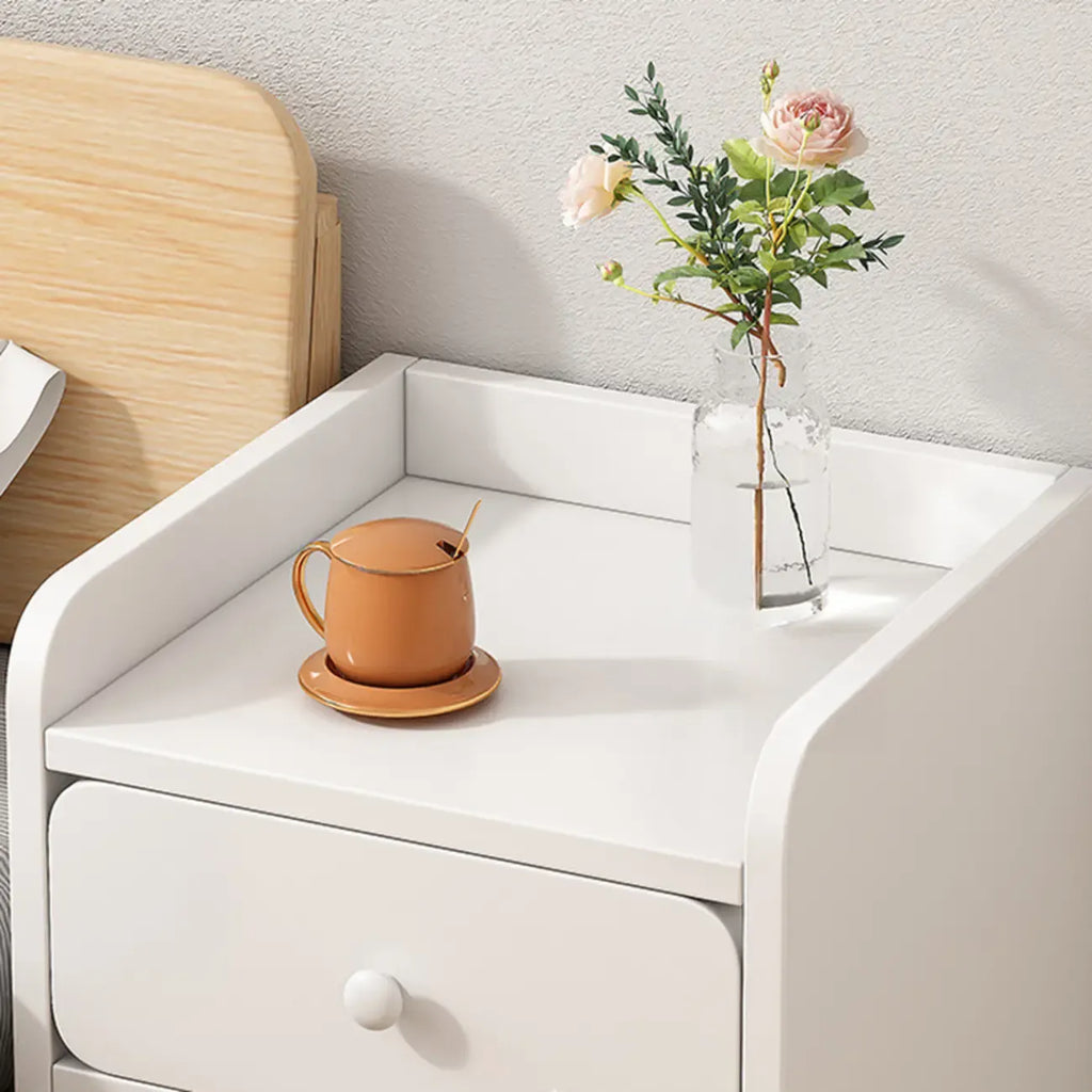 Comodino Semplice Bianco in Legno Naturale a 2 Cassetti