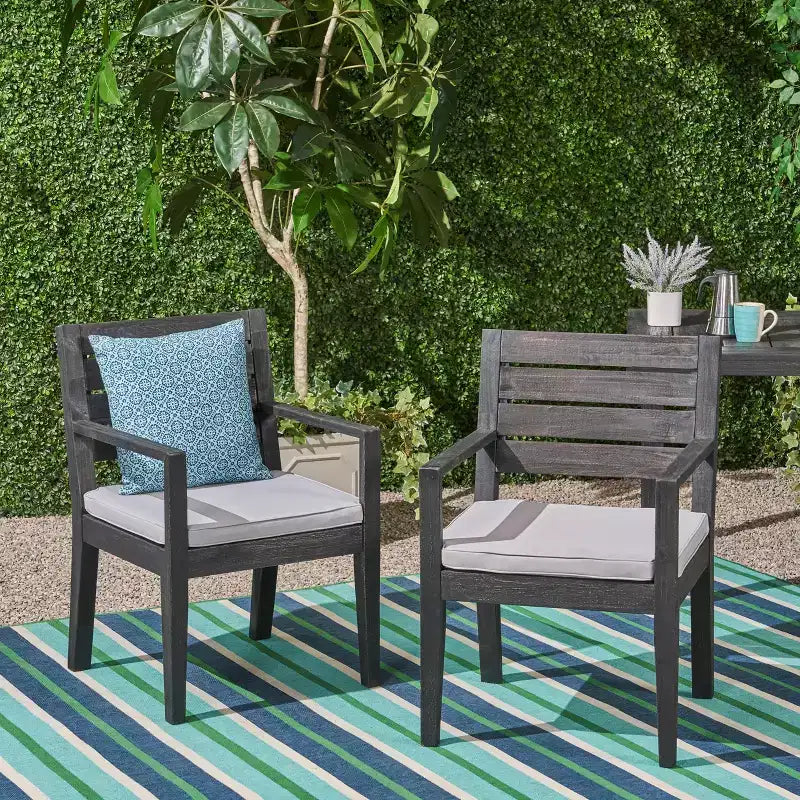 GDFStudio Agnew Chaises de salle à manger d'extérieur en bois d'acacia avec coussin (lot de 2)
