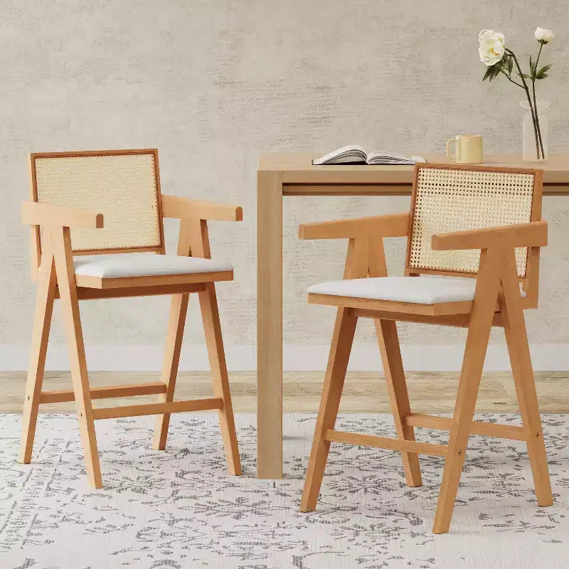 Sgabelli da bar moderni e minimalisti imbottiti in legno di gomma e canna d'India