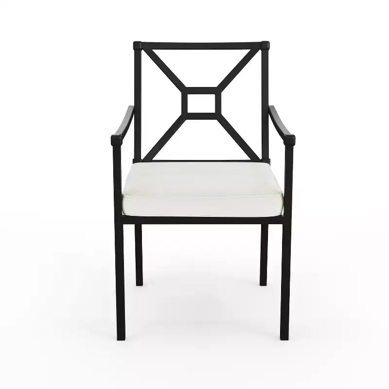 Sedia da pranzo impilabile per patio da interni ed esterni Martha Stewart Lily Pond con braccioli, telaio in acciaio nero e cuscino in crema per tutte le stagioni