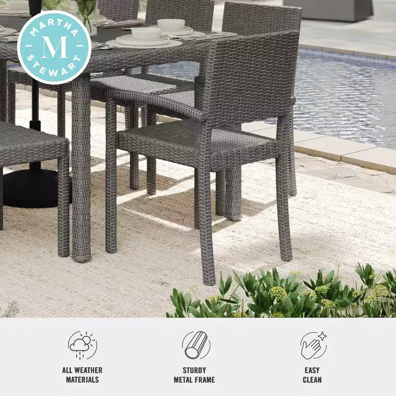 Martha Stewart Bedford Set di 2 sedie da pranzo impilabili per esterni e interni in vimini di rattan