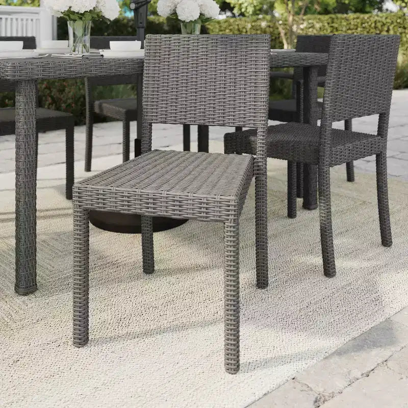 Lot de 2 chaises de salle à manger empilables Martha Stewart Bedford pour intérieur et extérieur en osier tressé