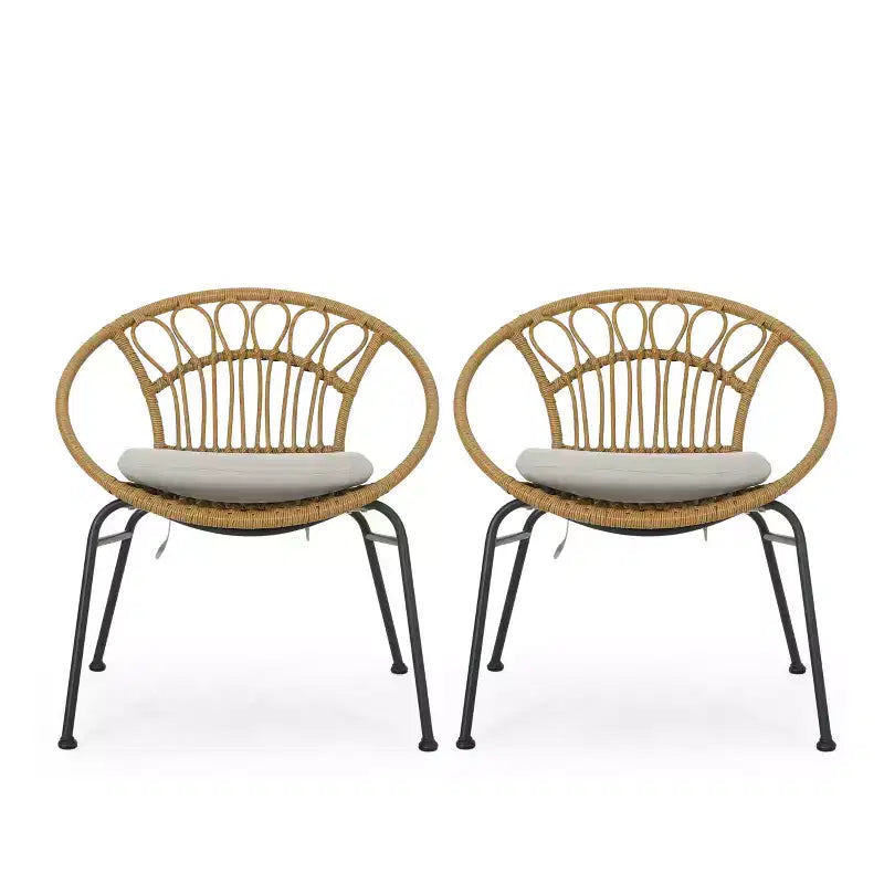 Sedie da pranzo GDFStudio Beulah in vimini e ferro da esterno con cuscino (set di 2), marrone chiaro/beige