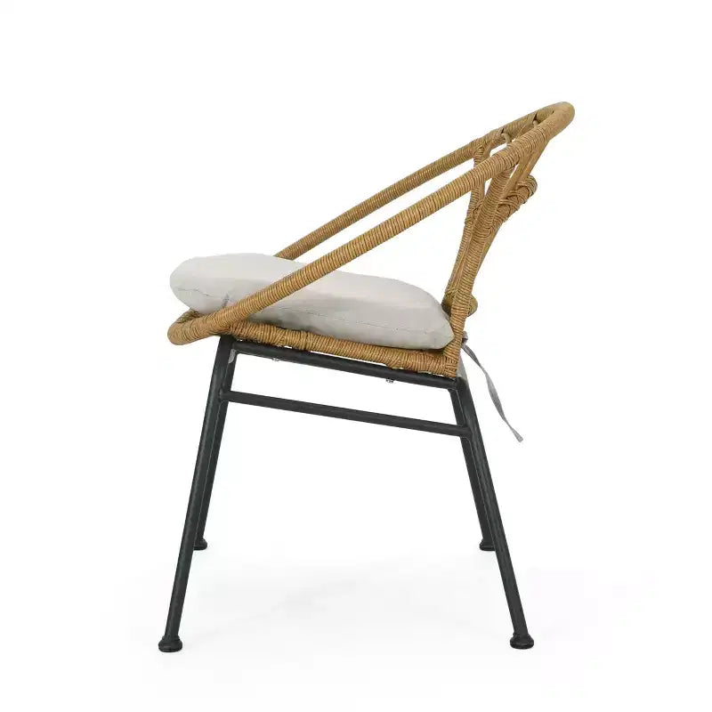 Sedie da pranzo GDFStudio Beulah in vimini e ferro da esterno con cuscino (set di 2), marrone chiaro/beige