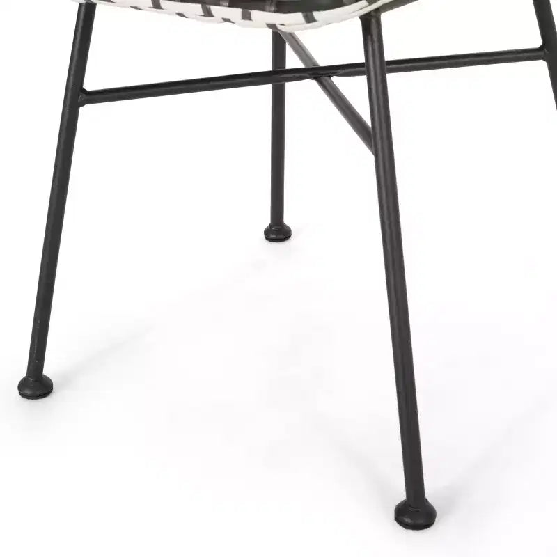 GDFStudio Hardaway Sedie da pranzo da esterno in vimini e ferro con cuscino (set da 2)