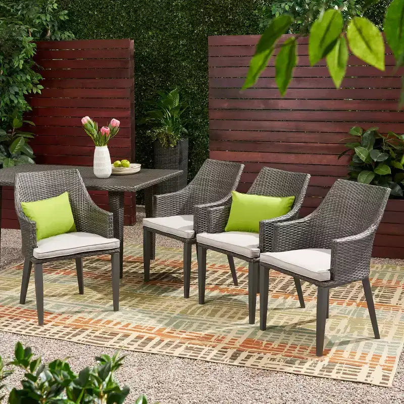 Christopher Knight Home Hillhurst - Sedie da pranzo da esterno in vimini con cuscini (set da 4)