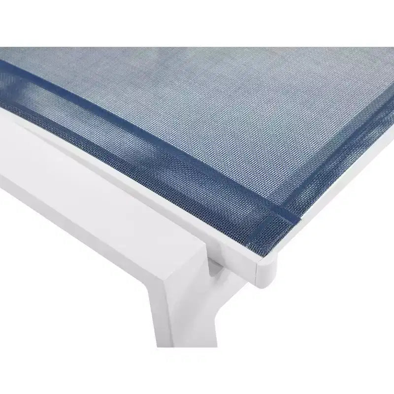 Meridian Furniture, Chaises de salle à manger d'extérieur Nizuc en tissu maillé résistant à l'eau, lot de 2