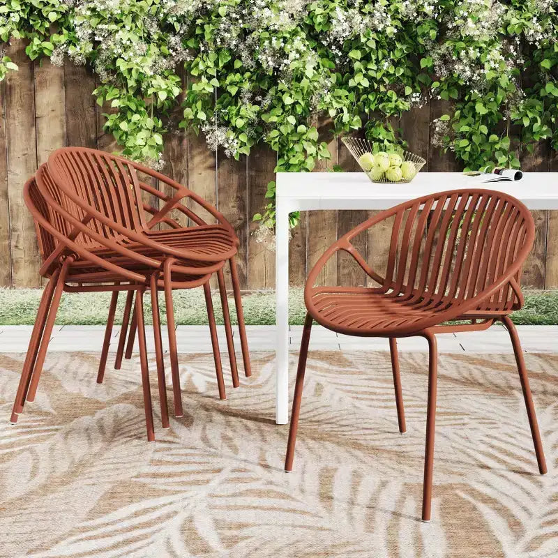 Set di 2 sedie da pranzo impilabili per esterni TUYOHW, sedie da pranzo da giardino con schienale intagliato, sedie da patio per cortile, balcone, capacità 136 kg