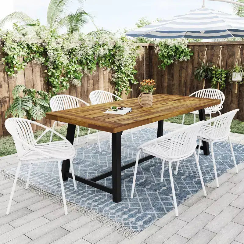 Set di 2 sedie da pranzo impilabili per esterni TUYOHW, sedie da pranzo da giardino con schienale intagliato, sedie da patio per cortile, balcone, capacità 136 kg