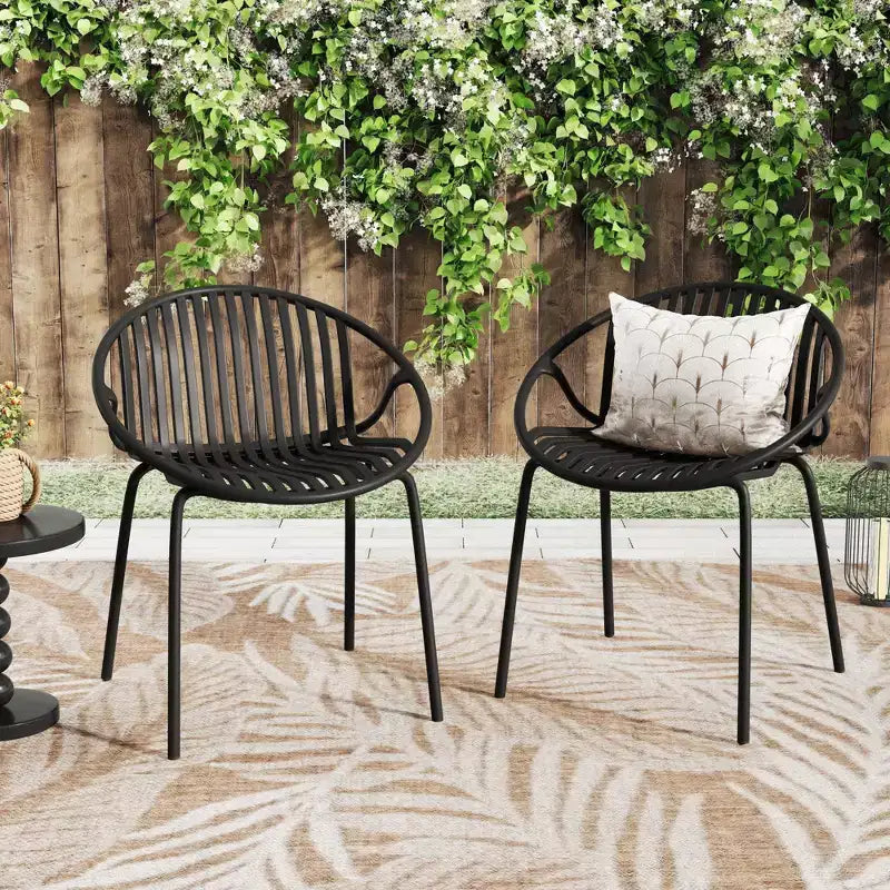 Set di 2 sedie da pranzo impilabili per esterni TUYOHW, sedie da pranzo da giardino con schienale intagliato, sedie da patio per cortile, balcone, capacità 136 kg