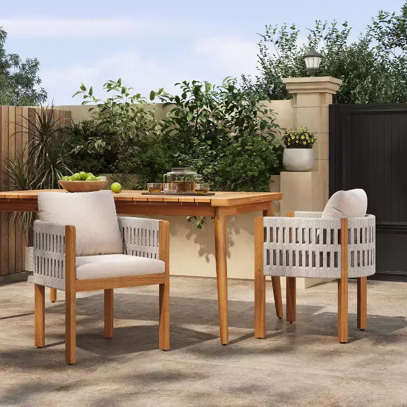 Set di 2 sedie da pranzo per esterni, in legno di acacia, con braccioli rivestiti in corda e cuscini impermeabili e lavabili - ModernLuxe