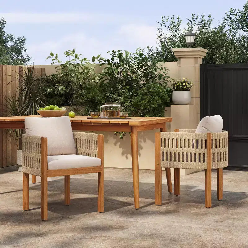 Set di 2 sedie da pranzo per esterni, in legno di acacia, con braccioli rivestiti in corda e cuscini impermeabili e lavabili - ModernLuxe