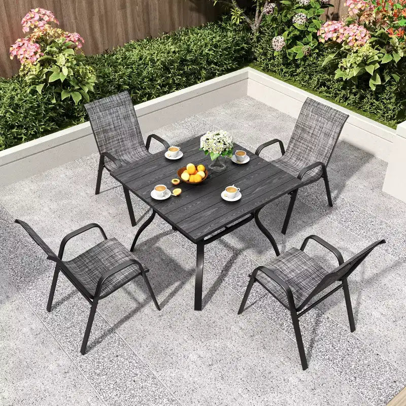 Set di 4 sedie da pranzo per esterni Whisen, sedie da patio robuste con seduta ampia ed ergonomica e tessuto impermeabile