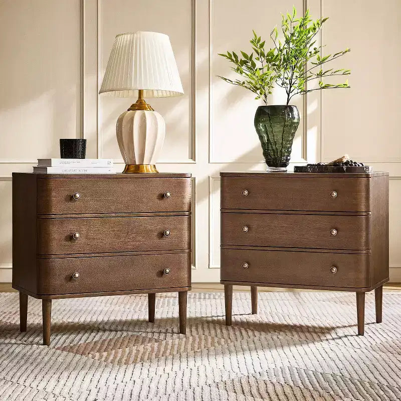 Tavolino moderno a 3 cassetti da 26W con gambe in legno massello e presa integrata - Noce