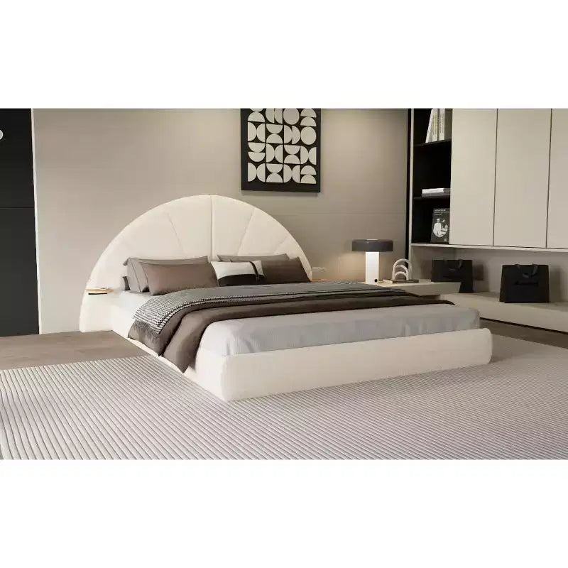 Struttura letto imbottita Boucle ad arco beige con comodino integrato, texture morbida e design stabile a pavimento per camere da letto eleganti, Queen