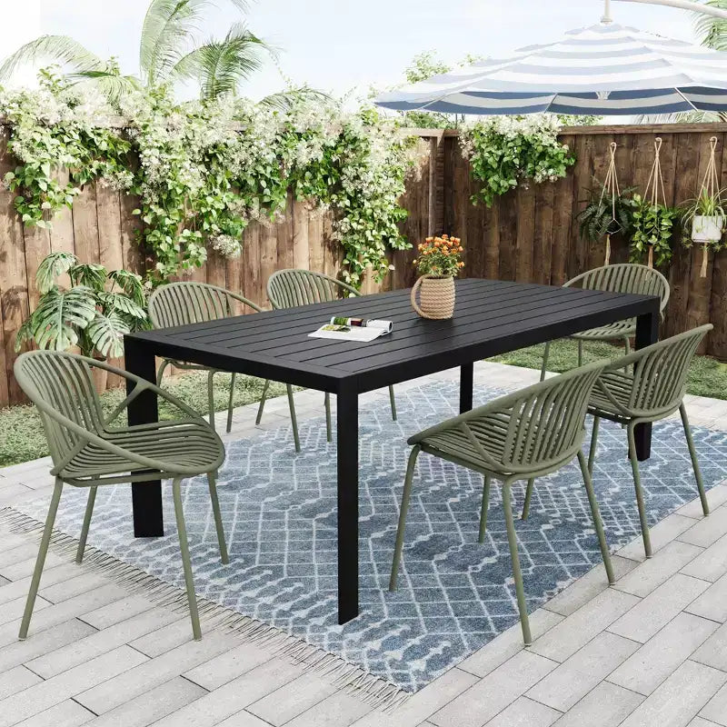 Set di 2 sedie da pranzo impilabili da giardino, seduta in PP traspirante e gambe in metallo, sedie moderne da esterno