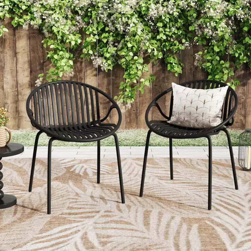 Set di 2 sedie da pranzo impilabili da giardino, seduta in PP traspirante e gambe in metallo, sedie moderne da esterno