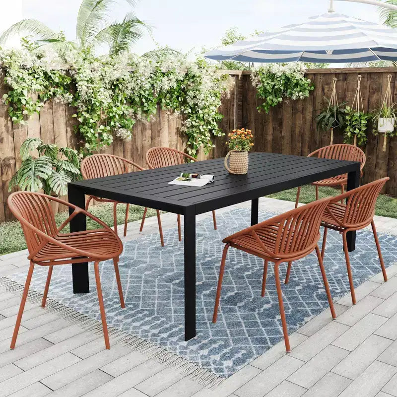 Set di 2 sedie da pranzo impilabili da giardino, seduta in PP traspirante e gambe in metallo, sedie moderne da esterno