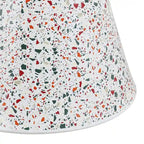 Tavolino d'appoggio da interno/esterno Indi 17.75 Modern Bohemian Terrazzo, di JONATHAN Y