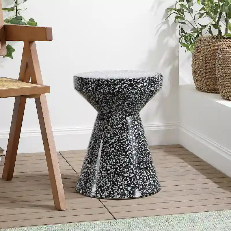 Tavolino d'appoggio da interno/esterno Indi 17.75 Modern Bohemian Terrazzo, di JONATHAN Y