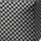 HomeRoots 17 Rivestimento per pouf geometrico cubico bianco e nero per interni ed esterni - 17' X '17' X '1