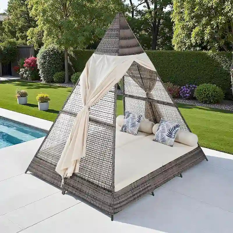 Lettino a tenda triangolare in vimini per esterni da 90,5" con cuscini colorati e tenda