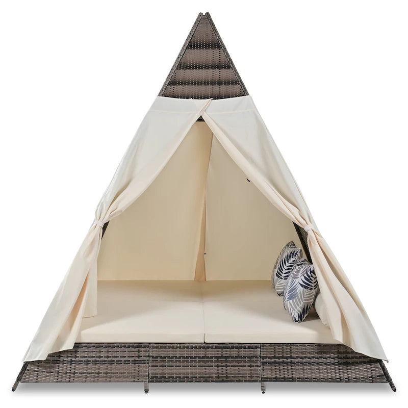 Lettino a tenda triangolare in vimini per esterni da 90,5" con cuscini colorati e tenda