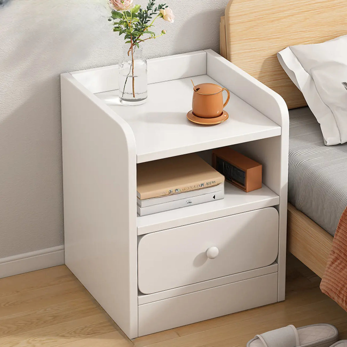 Comodino Semplice Bianco in Legno Naturale a 2 Cassetti