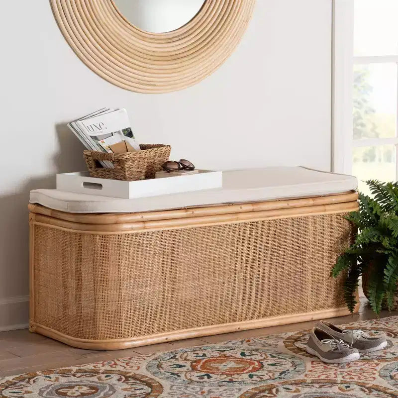 Panca contenitore in rattan naturale Bali & Pari Ishana Naturale/Bianco: Rivestimento in poliestere, telaio in compensato, nessun montaggio richiesto