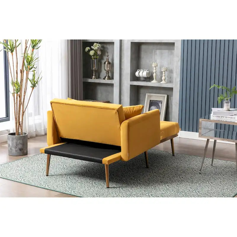 Divano letto-poltrona in velluto trapuntato con piedini color oro rosa per salotto