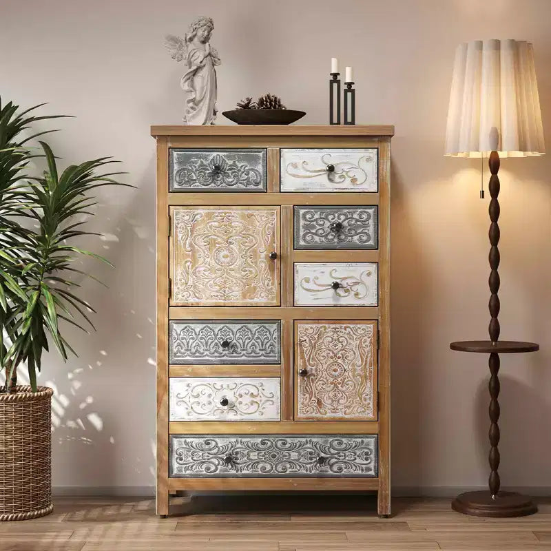 Cassettiera vintage in legno con 6 cassetti e 2 armadietti, comò rustico intagliato multicolore per soggiorno