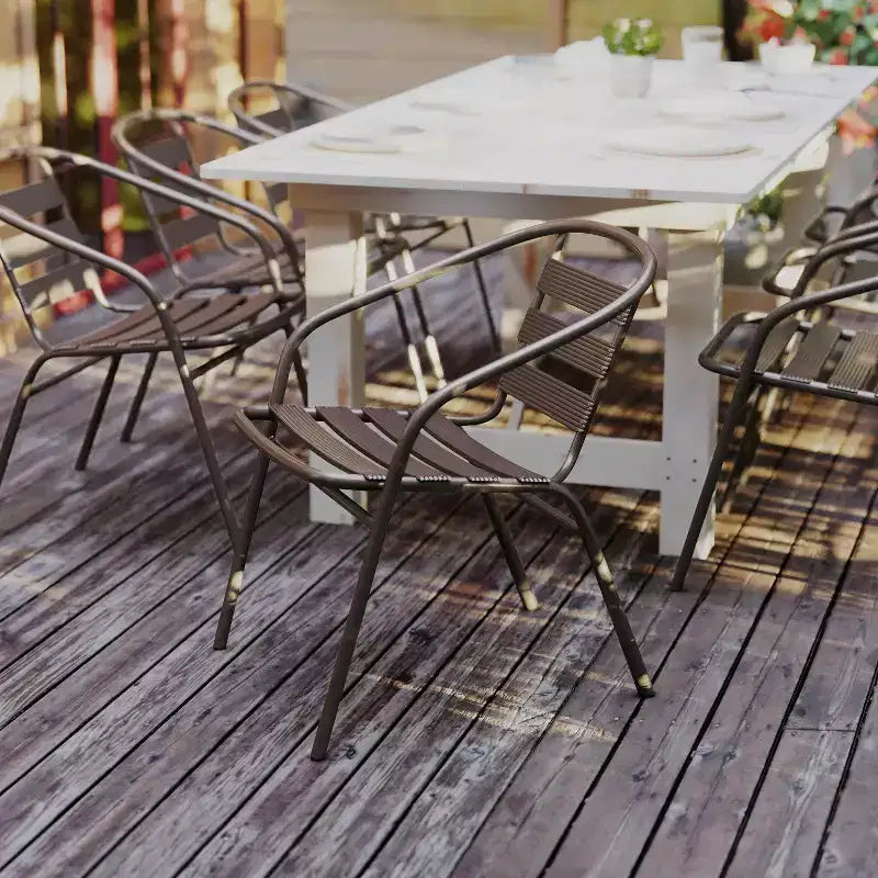 Chaise empilable de restaurant en métal Lila Flash Furniture avec lattes en aluminium
