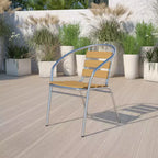 Flash Furniture Sedia impilabile da ristorante per interni-esterni in alluminio commerciale con schienale a tre listelli in finto teak