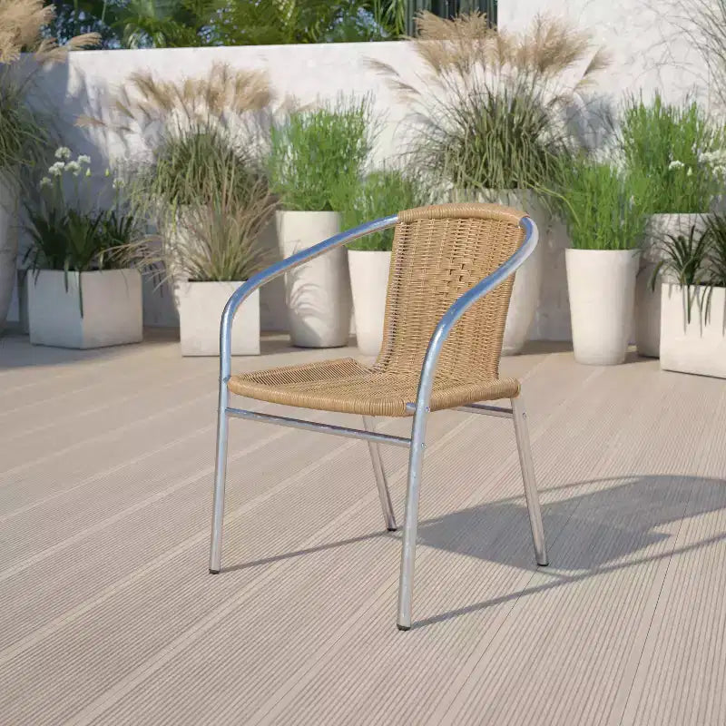 Sedia impilabile da ristorante Flash Furniture in alluminio e rattan per interni ed esterni ad uso commerciale