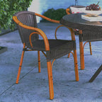 Sedia impilabile da esterni in rattan Merrick Lane serie Esna con telaio in alluminio effetto bambù e braccioli integrati