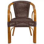Sedia impilabile da esterni in rattan Merrick Lane serie Esna con telaio in alluminio effetto bambù e braccioli integrati