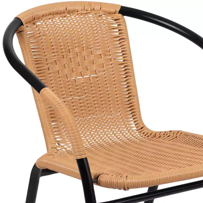 Sedia impilabile da ristorante Emma and Oliver 4 Pack in Rattan per interni ed esterni con schienale curvo