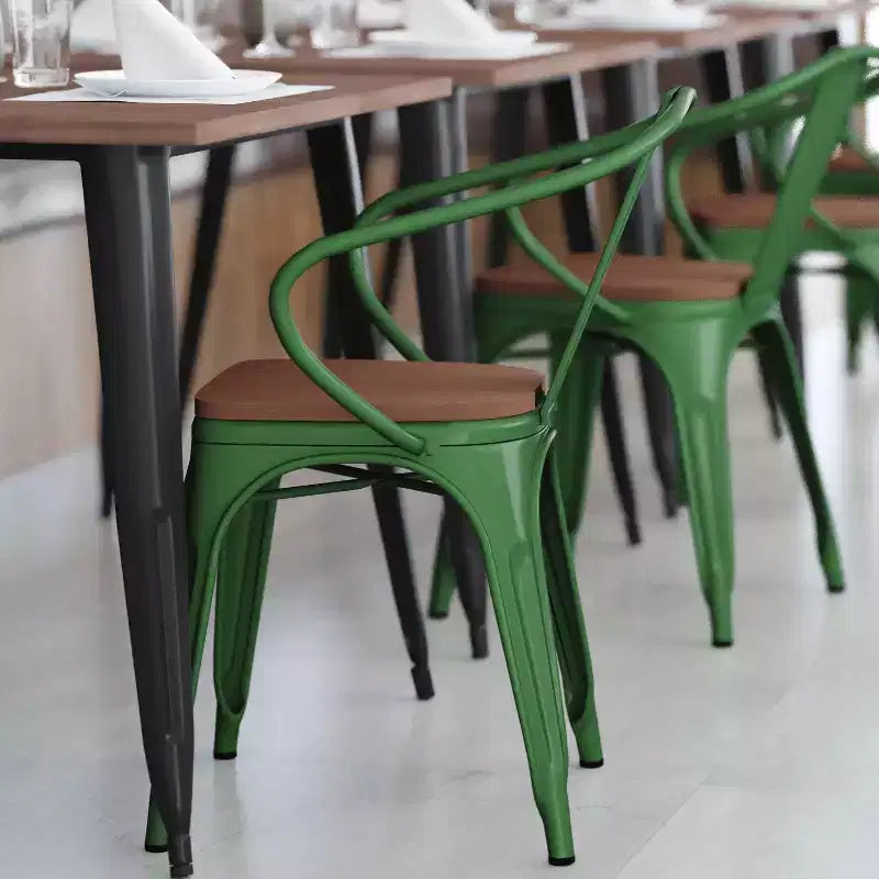 Flash Furniture Luna, sedia impilabile da interno ed esterno in metallo di livello commerciale con braccioli, seduta in polistirene per tutte le stagioni e schienale con stecche verticali