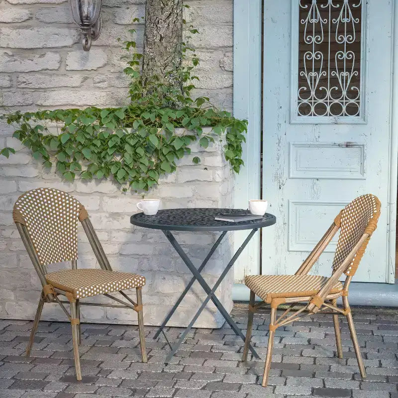 Flash Furniture Lourdes - Chaise bistrot empilable commerciale pour l'intérieur/extérieur, dossier et assise en rotin PE, cadre en aluminium imprimé bambou
