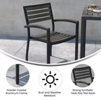 Merrick Lane, set di due sedie impilabili in alluminio con schienale e seduta a doghe effetto teak e braccioli con inserti effetto teak