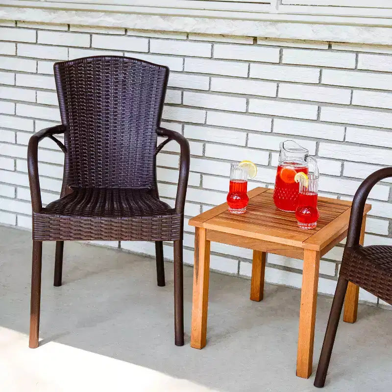 Chaise de salle à manger Sunnydaze Segesta d'extérieur/d'intérieur de qualité commerciale en plastique au design imitation bois, résistante aux intempéries