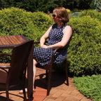 Chaise de salle à manger Sunnydaze Segesta d'extérieur/d'intérieur de qualité commerciale en plastique au design imitation bois, résistante aux intempéries