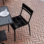 Flash Furniture Nash, sedia impilabile in acciaio per uso commerciale, sedia senza braccioli da interno ed esterno con schienale a 2 doghe, set da 2