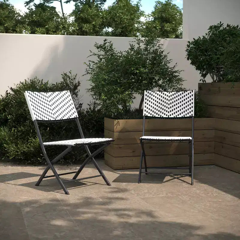 Flash Furniture Rouen, Set di due sedie pieghevoli da bistrò in rattan PE con struttura in metallo per uso interno ed esterno