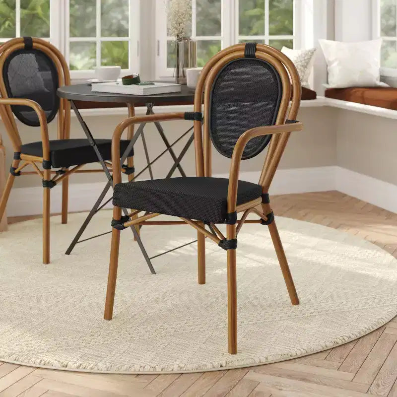Sedia impilabile da bistrò Flash Furniture Marseille Thonet commerciale per interni/esterni con braccioli, textilene e telaio in alluminio con stampa bambù