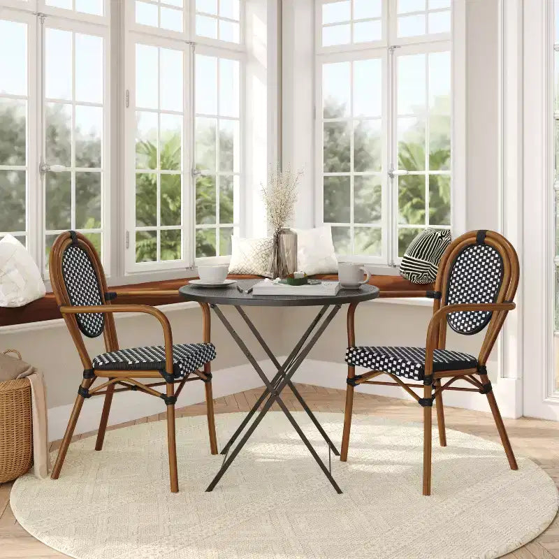 Flash Furniture Set da 2 sedie impilabili Lourdes Thonet Bistro commerciali da interno/esterno con braccioli, struttura in rattan PE e alluminio