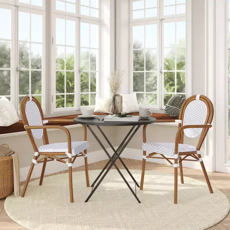 Flash Furniture Set da 2 sedie impilabili Lourdes Thonet Bistro commerciali da interno/esterno con braccioli, struttura in rattan PE e alluminio