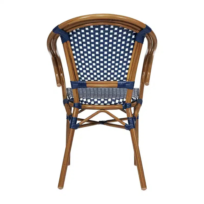 Flash Furniture Confezione da 2 Sedie Bistrò Impilabili Commerciali da Interno/Esterno Bordeaux con Braccioli, Rattan PE e Telaio in Alluminio con Stampa Effetto Bambù